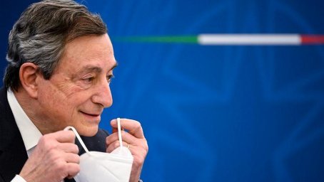 Draghi: “Il governo prende un rischio ragionato, riaprono le attività...