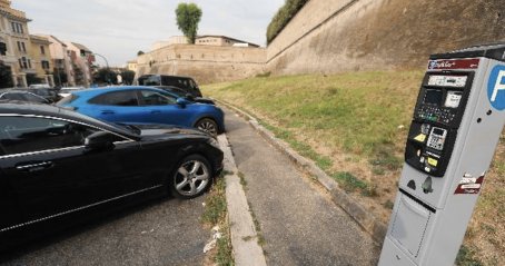Supermulta alla Raggi per i parcometri-spia