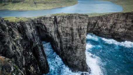 Atlantico del Nord. Nel verde dipinto di verde delle Faroe - La Stampa