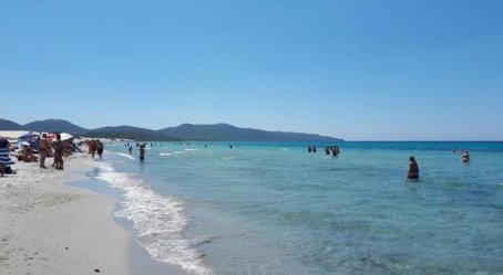 Fase 2 al mare, arrivano i bracciali per alberghi e spiagge: anti-covid nel...
