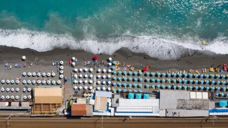 Crollo del turismo, ad agosto prenotate solo 4 camere su 10