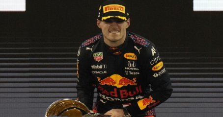 Verstappen vince il Mondiale, si scatena la furia Mercedes